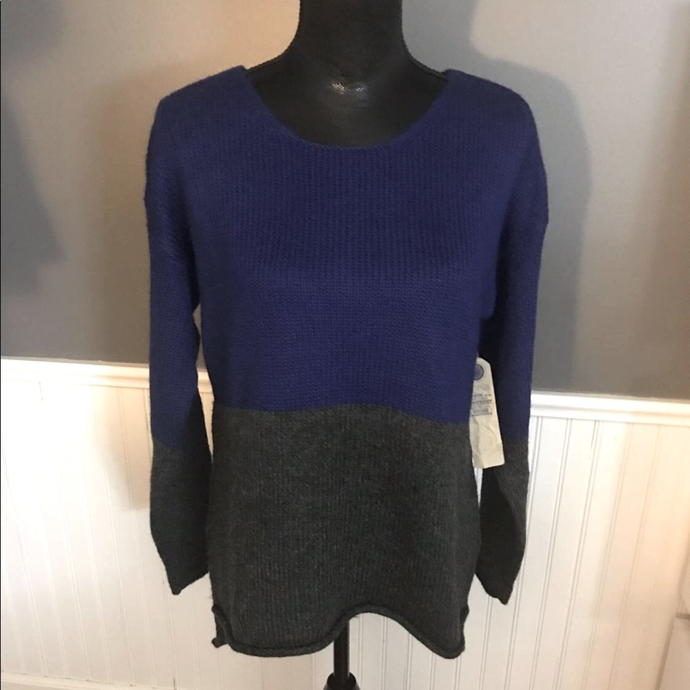 NWT Nevada Sweater